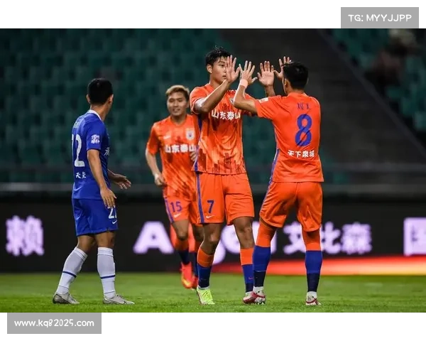 中超争冠格局由三强争霸变为上海双雄对决，竞争激烈度提升